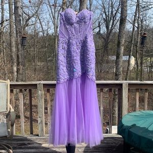 Prom Dress Size 6-8 $250 OBO